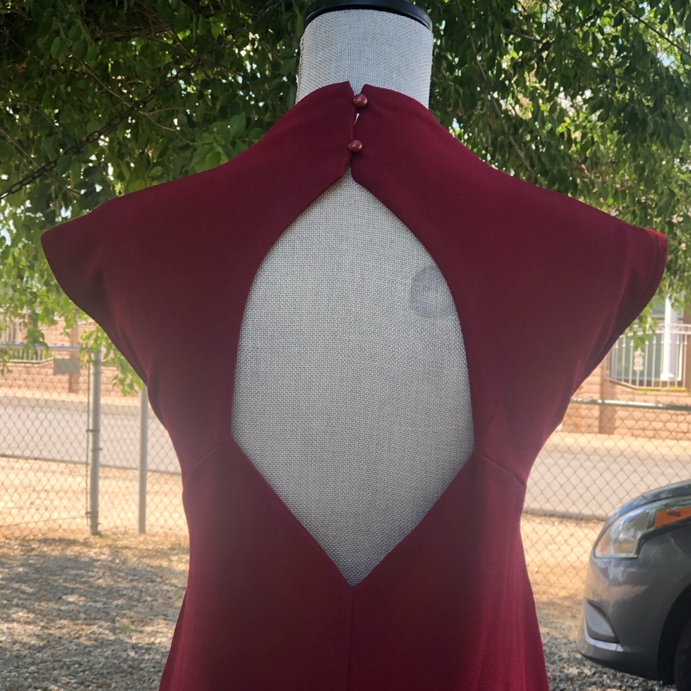 Red dress - Picture 4 of 5